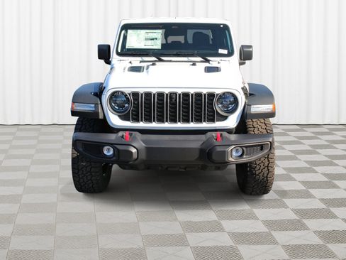 Used 2026 Jeep Gladiator Rubicon w/ Technology Group AWD/4WD image 31