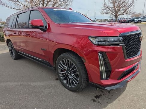 Certified 2023 Cadillac Escalade ESV V image 7