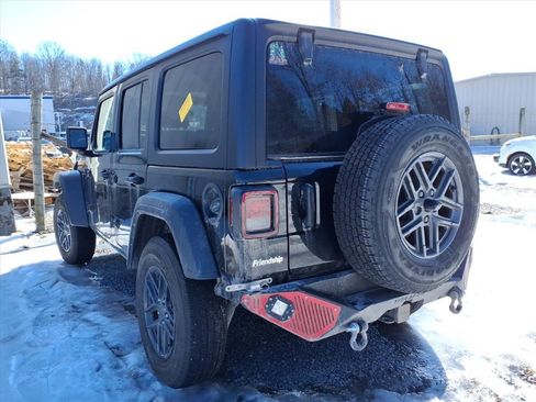 Used 2024 Jeep Wrangler Sport S image 5