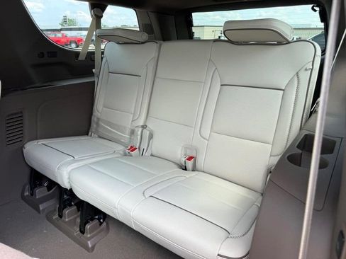New 2026 GMC Yukon XL Denali w/ Sun & Power Step Package AWD/4WD image 8