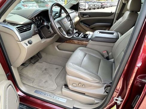 Used 2020 Chevrolet Suburban Premier image 12