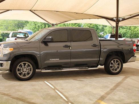 Used 2016 Toyota Tundra SR5 image 5