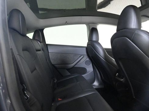Used 2024 Tesla Model Y Long Range image 16