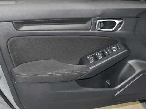 Used 2023 Honda Civic Sport image 4