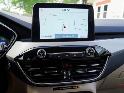 Used 2020 Ford Escape SE Sport image 26