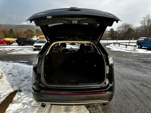 Used 2018 Ford Edge Titanium image 15