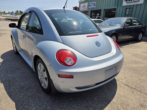 Used 2009 Volkswagen Beetle S FWD image 11