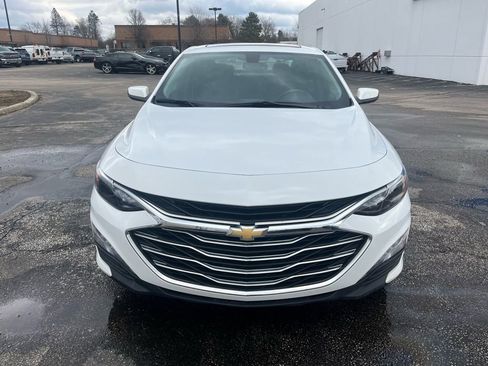 Used 2022 Chevrolet Malibu LT w/ Leather Package image 2