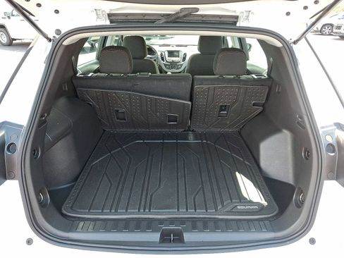 Used 2023 Chevrolet Equinox LS image 28