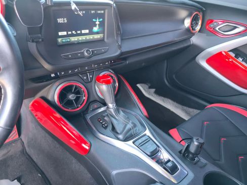 Used 2018 Chevrolet Camaro LT RWD image 13
