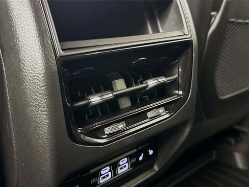 Used 2024 Jeep Grand Cherokee Limited image 26