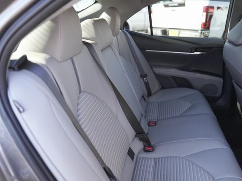 Used 2022 Toyota Camry SE image 16