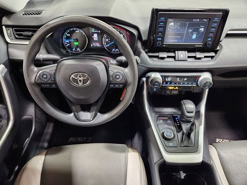 Used 2022 Toyota RAV4 LE image 44