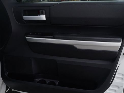 Used 2016 Toyota Tundra SR5 image 9