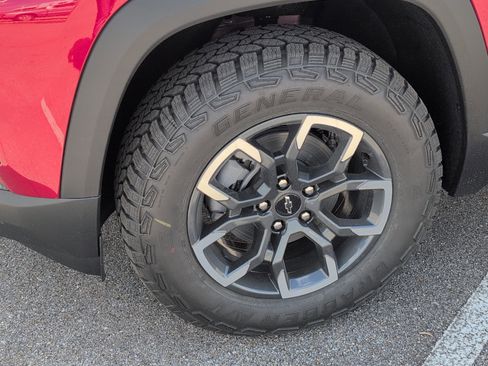 New 2026 Chevrolet Equinox ACTIV w/ Convenience Package III FWD image 12