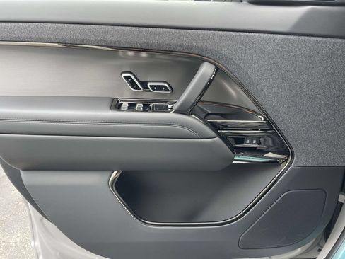 New 2026 Land Rover Range Rover Sport SE AWD/4WD image 31