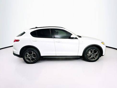 Used 2022 Alfa Romeo Stelvio Ti image 10