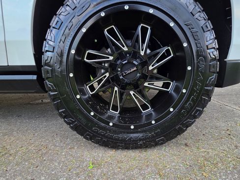 Used 2021 Chevrolet Suburban High Country AWD/4WD image 10