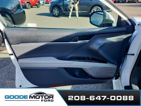 Used 2023 Toyota Camry LE image 19