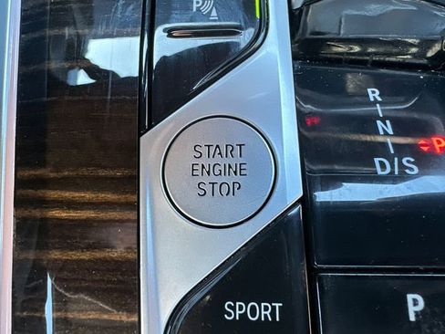 Used 2025 BMW X5 xDrive40i image 34