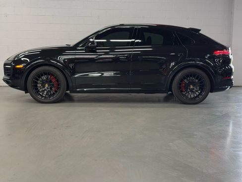 Used 2023 Porsche Cayenne GTS image 2