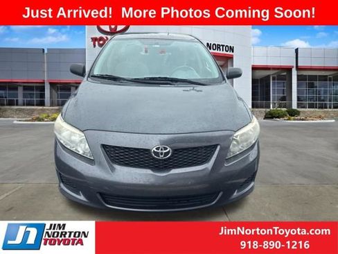 Used 2010 Toyota Corolla LE FWD image 2