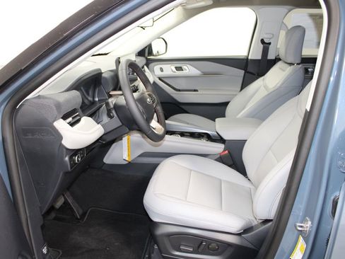 New 2026 Ford Explorer Active RWD image 22