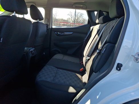 Used 2022 Nissan Rogue Sport SV image 10