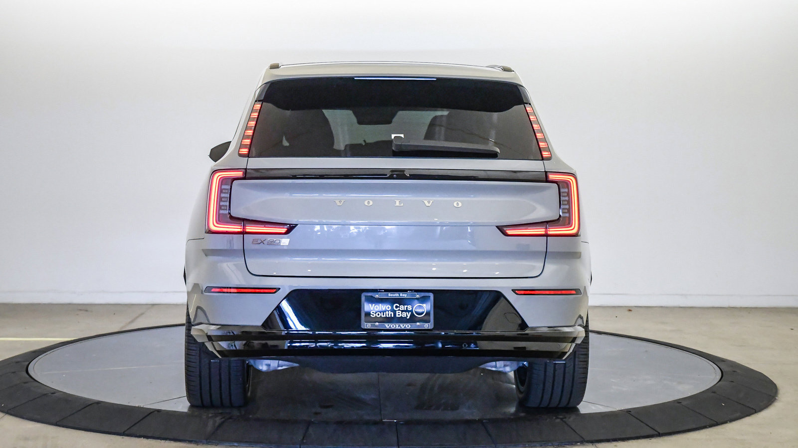 Used 2026 Volvo EX90 Ultra AWD/4WD image 2