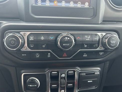 Used 2022 Jeep Wrangler Unlimited Sport AWD/4WD image 24