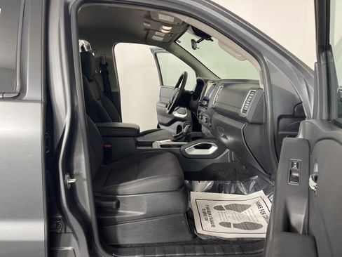 Used 2024 Nissan Frontier SV image 32