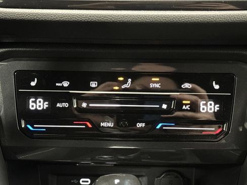 Used 2024 Volkswagen Tiguan SE R-Line image 20