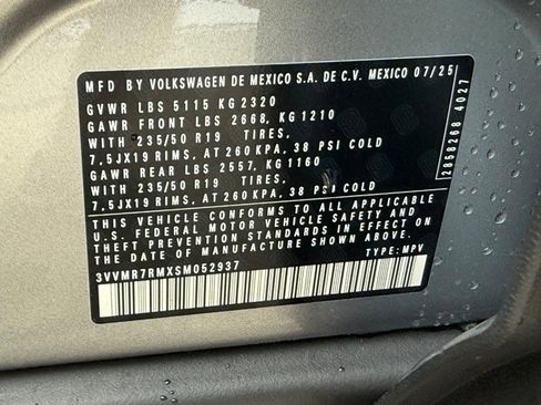 New 2025 Volkswagen Tiguan SE image 16