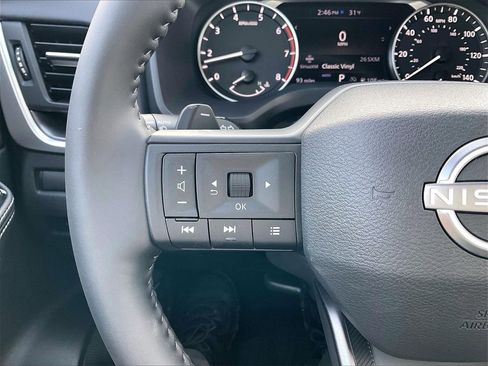 Used 2025 Nissan Rogue SV image 21