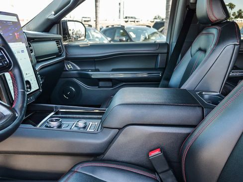 Used 2022 Ford Expedition Limited AWD/4WD image 16
