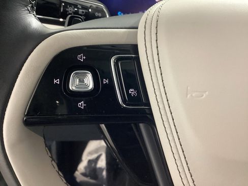 Used 2025 Lincoln Aviator Reserve w/ Equipment Group 201A image 24