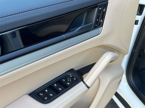 New 2026 Porsche Cayenne image 18