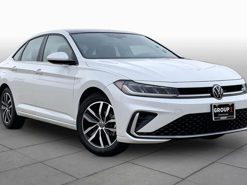 New 2026 Volkswagen Jetta SE FWD image 2