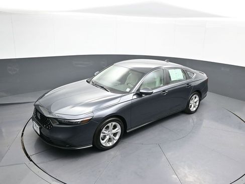 Certified 2023 Honda Accord LX image 33