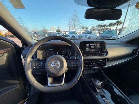 Certified 2023 Nissan Rogue SV w/ SV Premium Package image 19