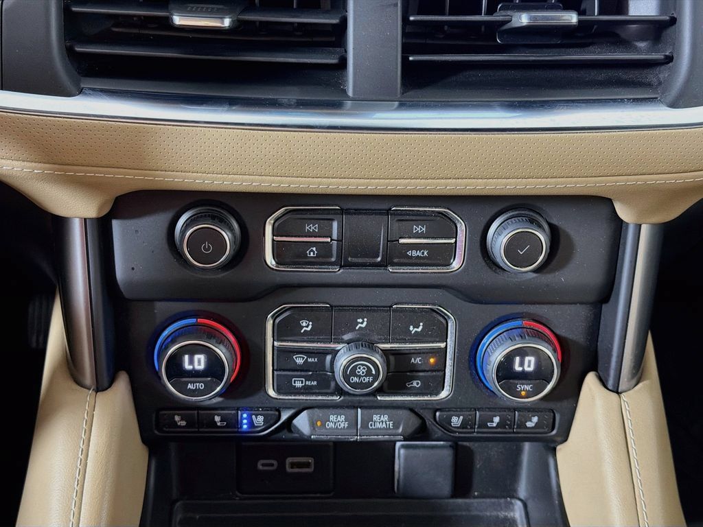 Used 2023 Chevrolet Suburban Premier AWD/4WD image 19