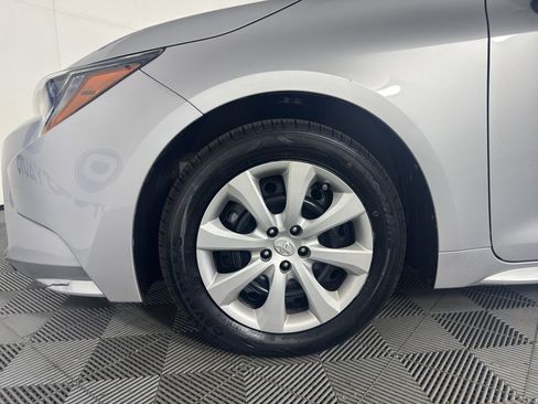 Used 2022 Toyota Corolla LE FWD image 11