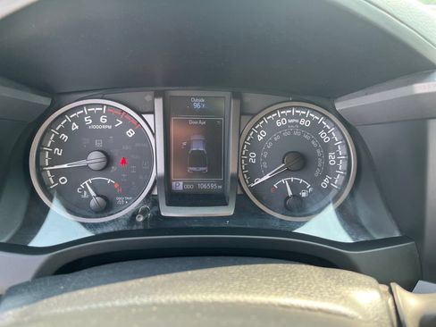 Used 2021 Toyota Tacoma TRD Sport AWD/4WD image 18