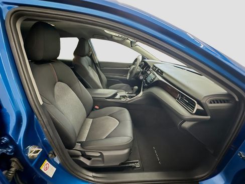 Used 2019 Toyota Camry LE FWD image 32