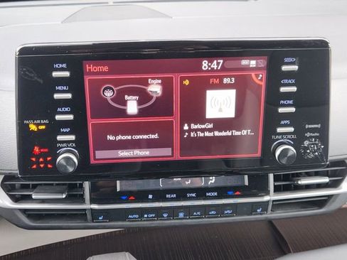 Used 2023 Toyota Sienna XLE image 14