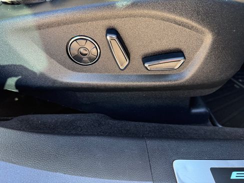 Used 2018 Ford Explorer Platinum AWD/4WD image 25