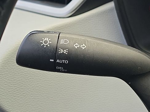 Used 2021 Toyota Corolla SE FWD image 29