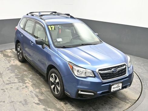 Used 2017 Subaru Forester 2.5i w/ Alloy Wheel Package image 23