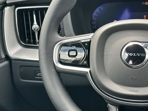 New 2026 Volvo XC60 B5 Ultra w/ Climate Package image 8