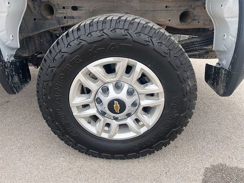 Used 2024 Chevrolet Silverado 2500 LT w/ Convenience Package image 20